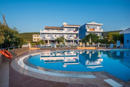 Hotel Margarita Beach Pool